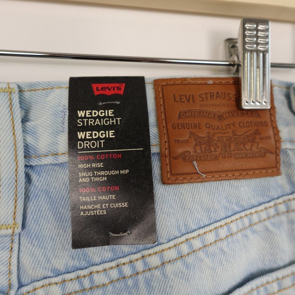 ❌SOLD❌ LEVI'S Wedgie Straight Jeans Light Blue Acid wash High Rise Denim 25X26 - Picture 9 of 14